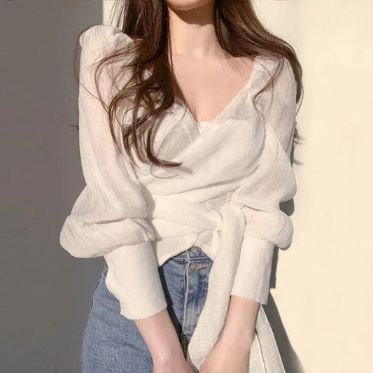New Design Niche White Long Sleeved Shirt Women's V-neck Pleated Waist Pure Versatile Top